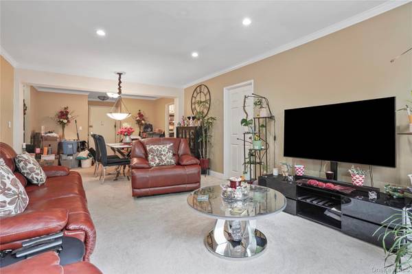 5 Sadore Ln #5R, Yonkers, NY 10710