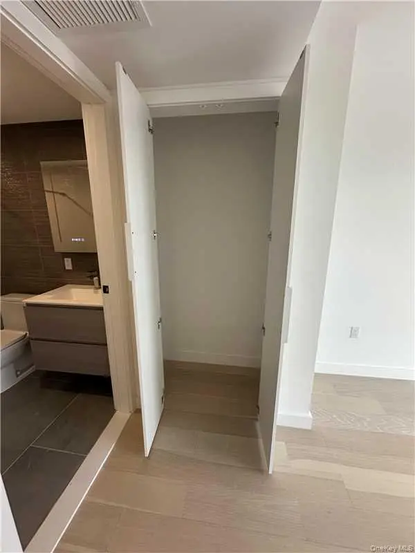 144-49 Northern BLVD #520, Flushing, NY 11354
