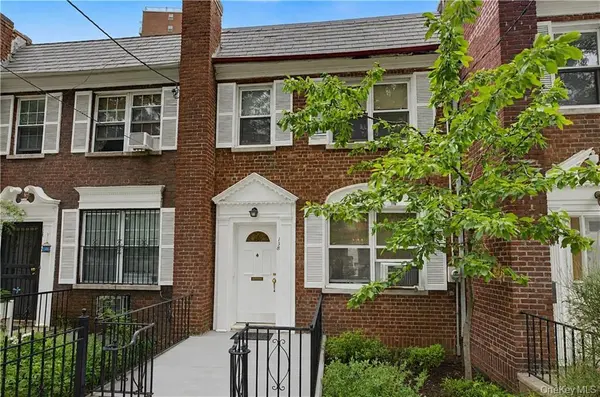138 Van Cortlandt PARK, Bronx, NY 10463