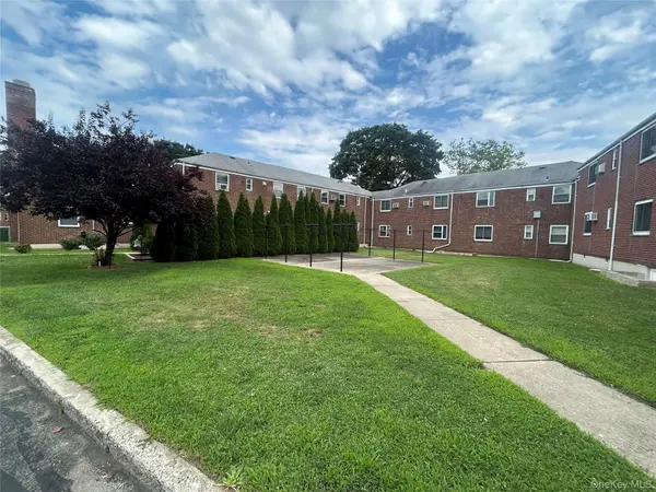 72-75 Little Neck Parkway #G-2, Glen Oaks, NY 11004