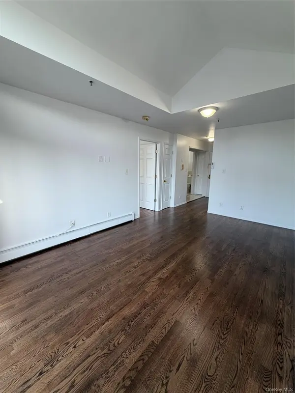 10804 35th AVE #3L, Corona, NY 11368