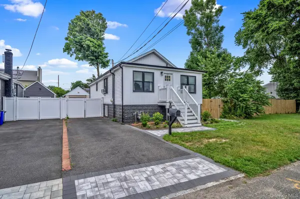 93 Overton ST, Deer Park, NY 11729
