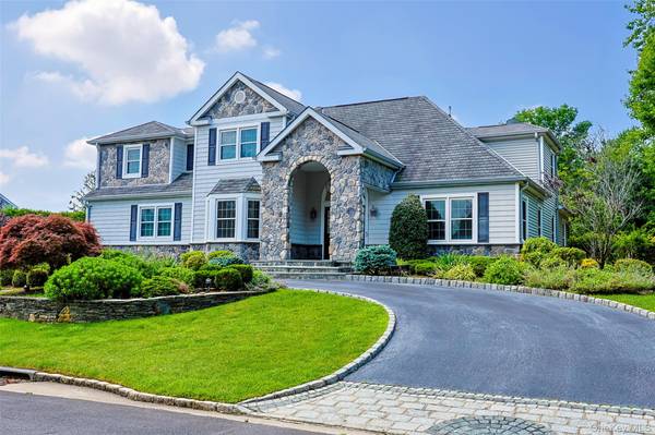 8 Parkview DR, Jericho, NY 11753