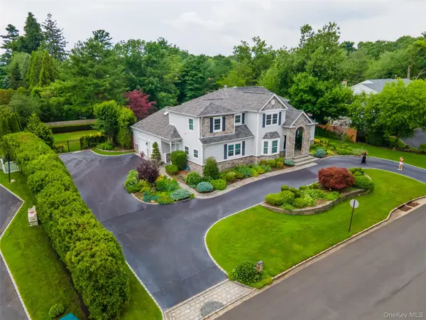 8 Parkview DR, Jericho, NY 11753