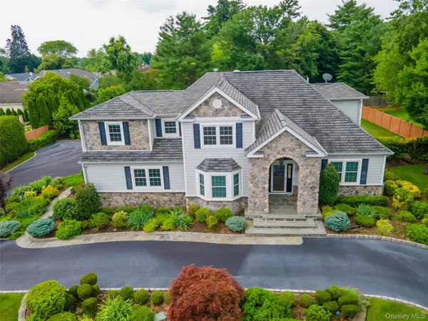 8 Parkview DR, Jericho, NY 11753