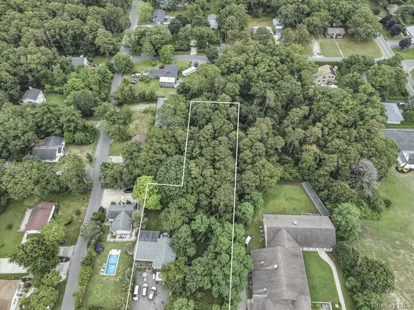 669 Flanders RD, Flanders, NY 11901