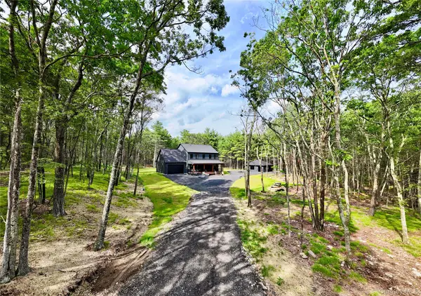 26 Victoria LN, Kerhonkson, NY 12446