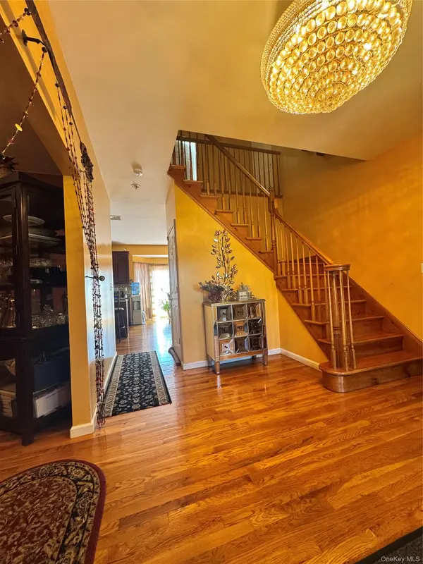 10 Willys CT, Rock Tavern, NY 12575