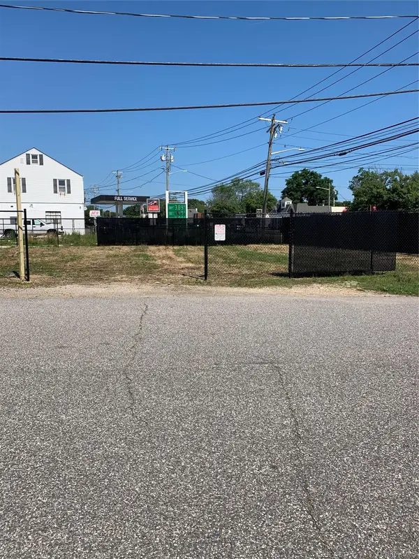 575 Montauk HWY, Copiague, NY 11726