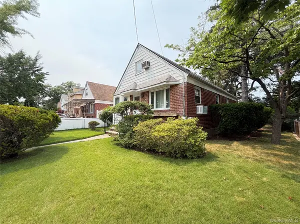 259-19 80th AVE, Glen Oaks, NY 11004