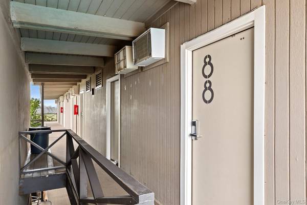 126 S Emerson AVE #88, Montauk, NY 11954