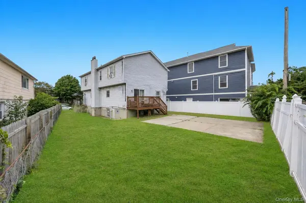 20 E Pine ST, Long Beach, NY 11561