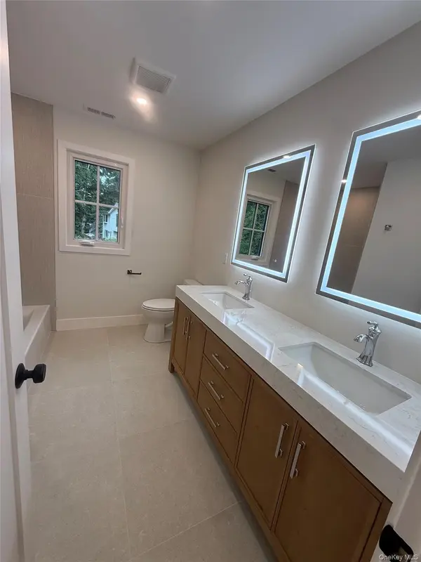 19 Black Birch LN, Scarsdale, NY 10583
