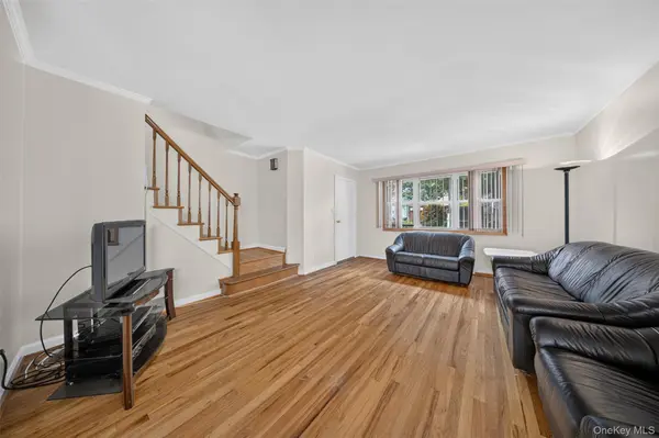 146-18 Kalmia AVE, Flushing, NY 11355