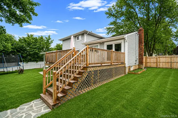 48 Hillside AVE, Patchogue, NY 11772
