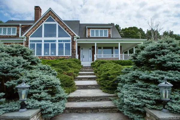 72 N Mabbettsville RD, Millbrook, NY 12545
