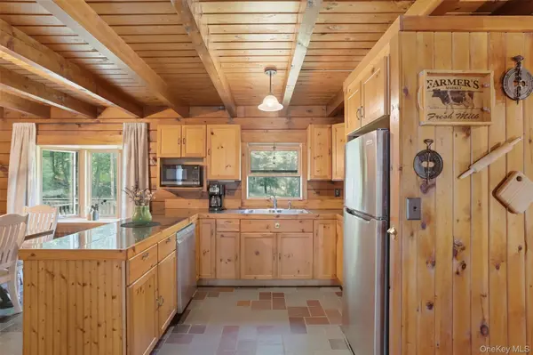 905 Pine Kill RD, Wurtsboro, NY 12790