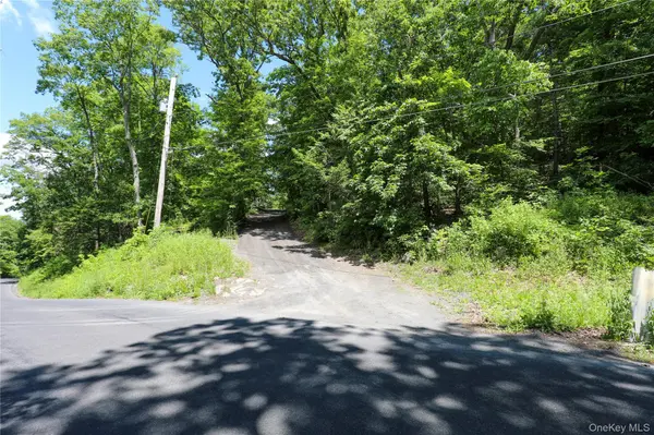 814 Cow Hough RD, New Paltz, NY 12561