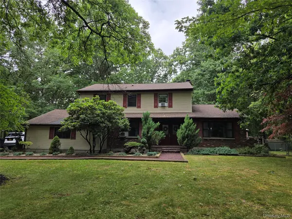 34 Greenshire WAY, Walden, NY 12586