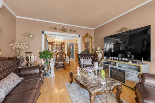 152 Pine ST, Brooklyn, NY 11208