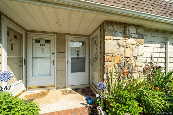 244 Lake Pointe Circle ##244, Middle Island, NY 11953