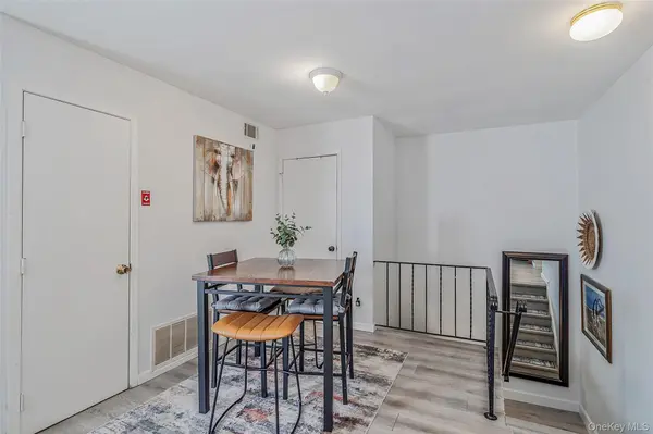 244 Lake Pointe Circle ##244, Middle Island, NY 11953