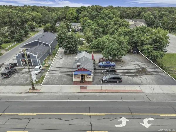 669 Flanders RD, Flanders, NY 11901