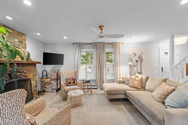 36 Argonne RD, Hampton Bays, NY 11946