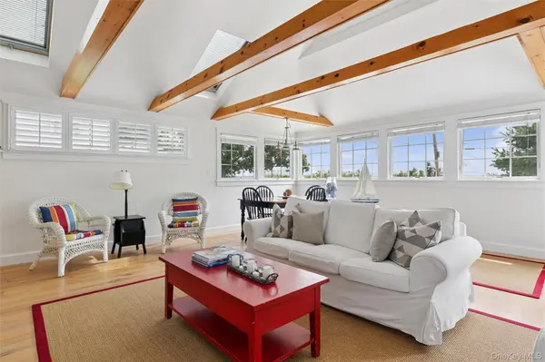 33 Bay AVE, Sag Harbor, NY 11963