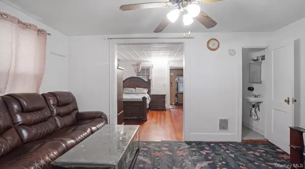 90-27 218 PL, Queens Village, NY 11428