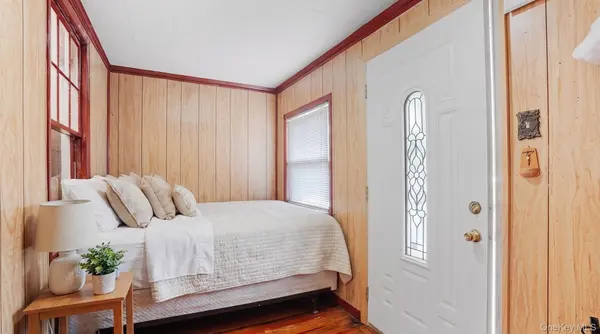 90-27 218 PL, Queens Village, NY 11428