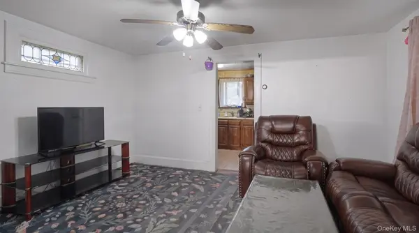 90-27 218 PL, Queens Village, NY 11428