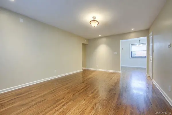 17-84 166 ST #4-161, Whitestone, NY 11357