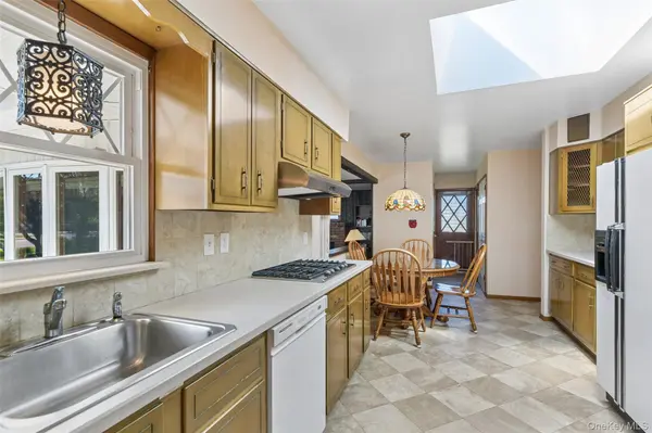 171 Rockaway AVE, Garden City, NY 11530