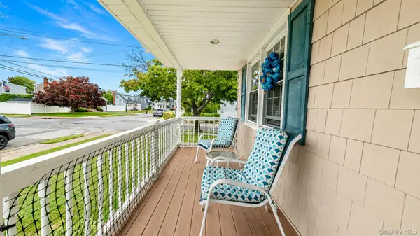 262 N Cedar ST, North Massapequa, NY 11758