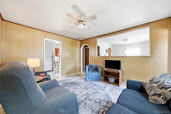 235 N 7th ST, Lindenhurst, NY 11757