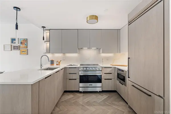 78-29 Austin #404, Forest Hills, NY 11375