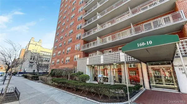 160-10 89th AVE #9E, Jamaica, NY 11432