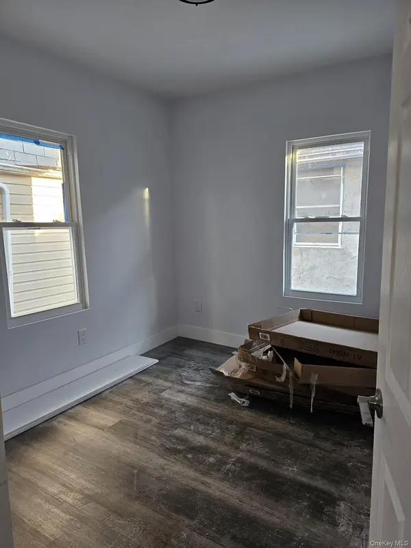 194 Beach 25th ST, Far Rockaway, NY 11691