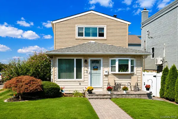 29 Milton RD, Babylon, NY 11702