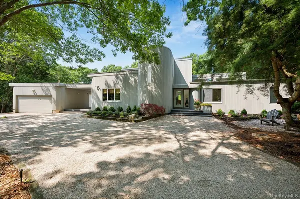 16 Elizabeth LN, Quogue, NY 11959
