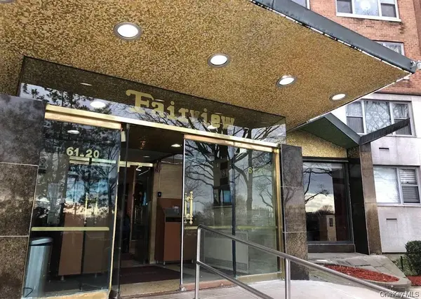 61-20 Grand Central Pkwy #B 1101, Forest Hills, NY 11375