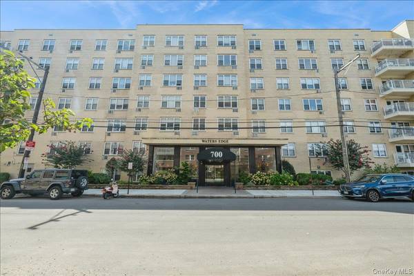 700 Shore RD #7P, Long Beach, NY 11561