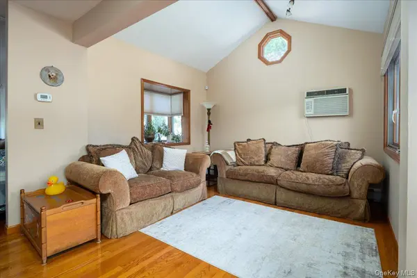 714 Wyckoff AVE, Bellmore, NY 11710