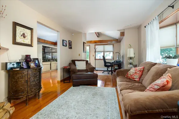 714 Wyckoff AVE, Bellmore, NY 11710