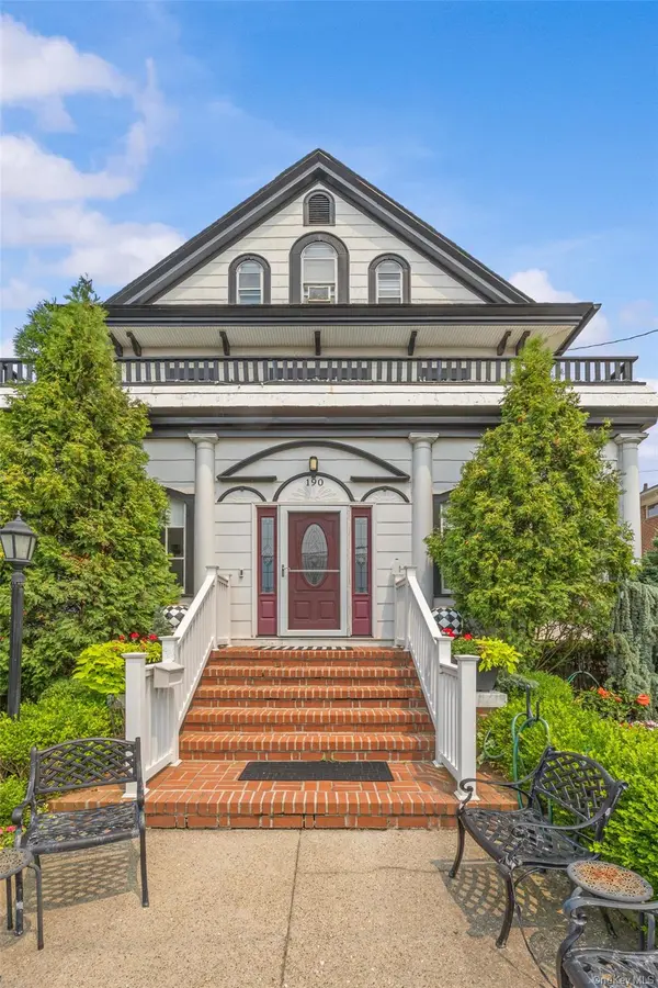 190 Beach 137th ST, Belle Harbor, NY 11694