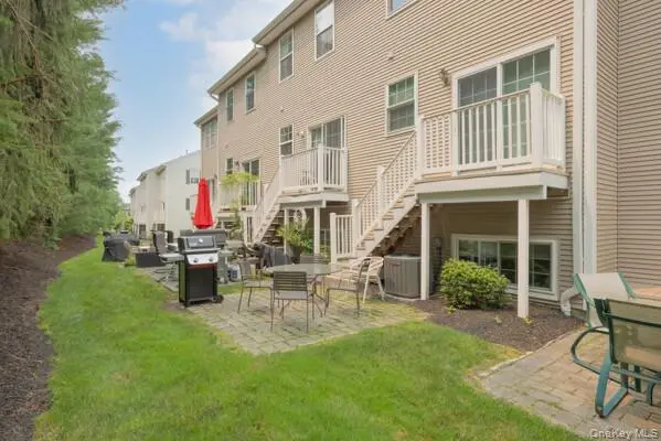 35 Meadow LN #35-Building 8F, Nanuet, NY 10954
