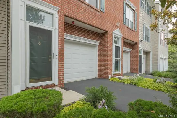 35 Meadow LN #35-Building 8F, Nanuet, NY 10954
