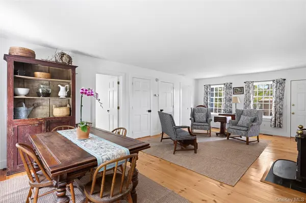 9 Aberdeen LN, Southampton, NY 11968