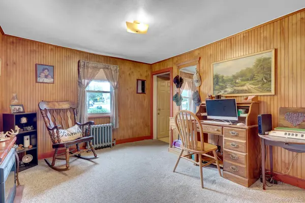 1315 Coates AVE, Holbrook, NY 11741